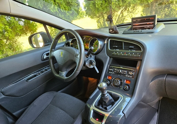 Peugeot 5008 cena 21900 przebieg: 216000, rok produkcji 2011 z Sompolno małe 781